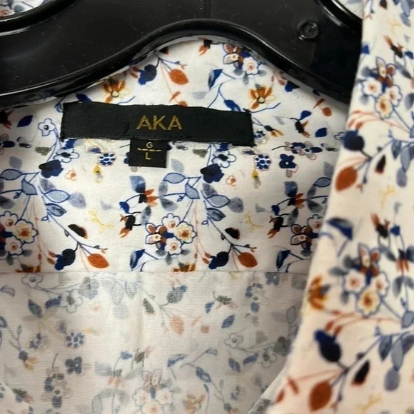 AKA Men shirt,size SM,NWT,slim fit ,100  cotton,career,white,small floral print. - Picture 4 of 16